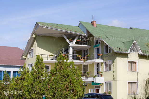 hotel-restaurant-mujdeni-langa-lacul-mujdeni-judetul-satu-mare.jpg