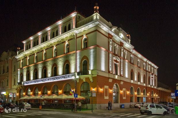 hotel-transilvania-fosta-panonnia-din-oradea-judetul-bihor-noaptea.jpg