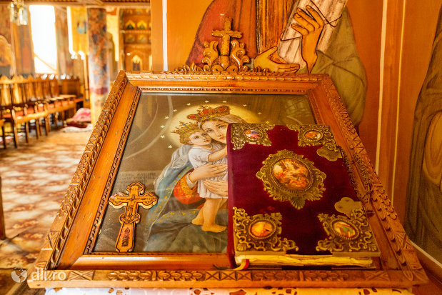 icoana-din-pictura-cu-sfinti-de-la-biserica-ortodoxa-din-firiza-judetul-maramures.jpg