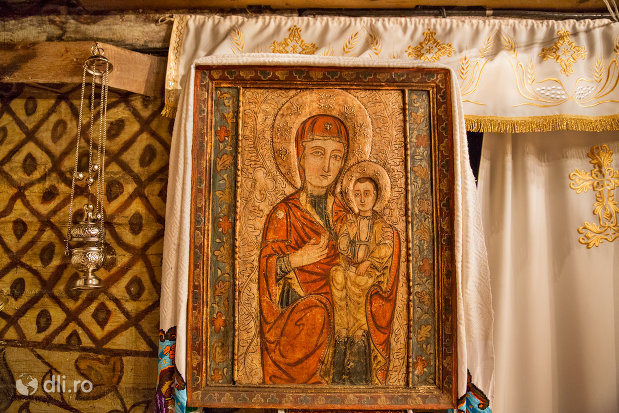 icoana-pe-lemn-din-biserica-de-lemn-din-desesti-judetul-maramures.jpg