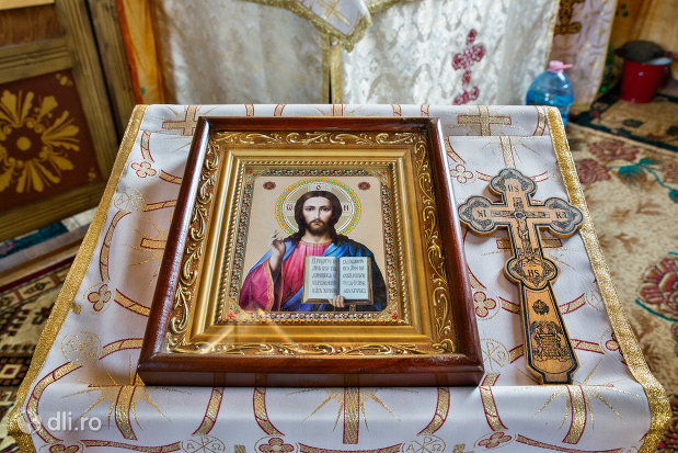 icoana-si-cruce-de-la-manastirea-izbuc-din-valea-lui-mihai-judetul-bihor.jpg