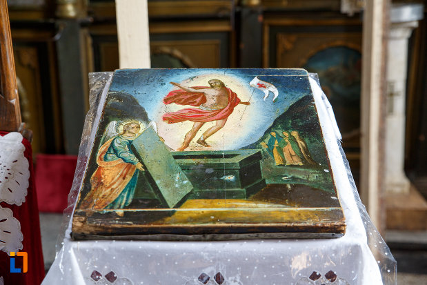 iconostas-din-biserica-cuvioasa-paraschiva-1862-din-turnu-magurele-judetul-teleorman.jpg