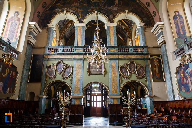 iesirea-din-biserica-ortodoxa-adormirea-maicii-domnului-din-lugoj-judetul-timis.jpg