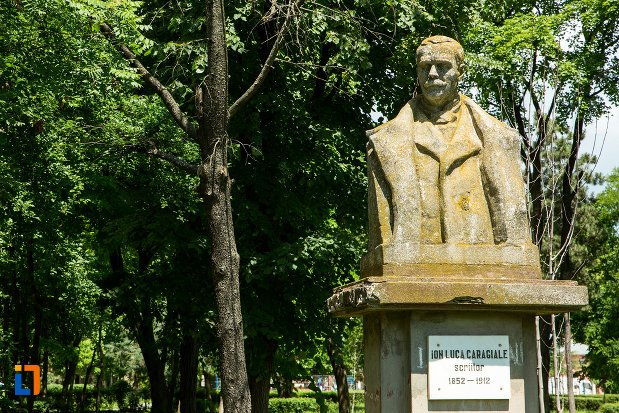 imagine-apropiata-cu-bustul-lui-ion-luca-caragiale-din-galati-judetul-galati.jpg