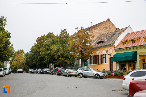 imagine-cu-ansamblul-urban-str-johannes-honterus-din-medias-judetul-sibiu.jpg