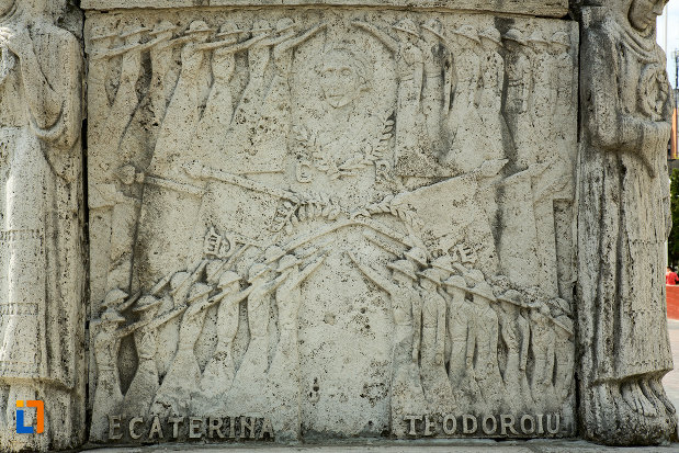 imagine-cu-basorelief-de-la-mausoleul-eroinei-ecaterina-teodoroiu-din-targu-jiu.jpg