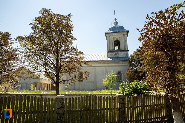 imagine-cu-biserica-cuvioasa-paraschiva-din-stefanesti-judetul-botosani.jpg