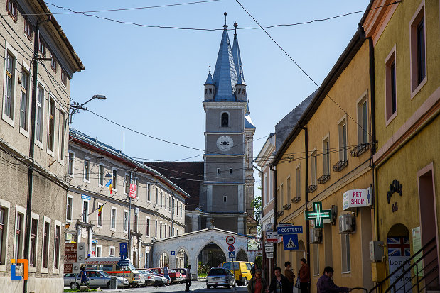 imagine-cu-biserica-evanghelica-din-orastie-judetul-hunedoara.jpg