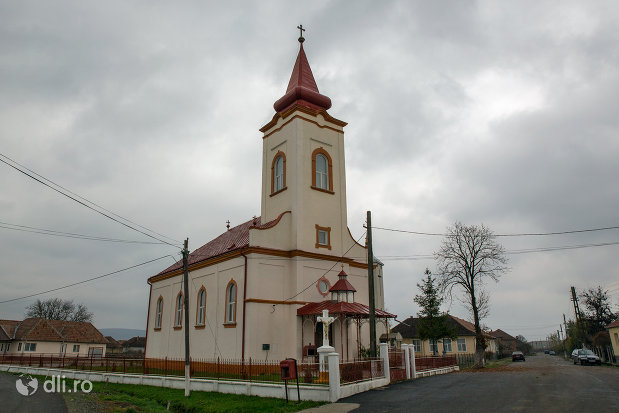imagine-cu-biserica-ortodoxa-adormirea-maicii-domnului-din-campia-judetul-salaj.jpg