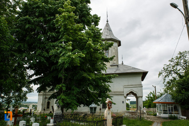 imagine-cu-biserica-ovidenia-din-odobesti-judetul-vrancea.jpg