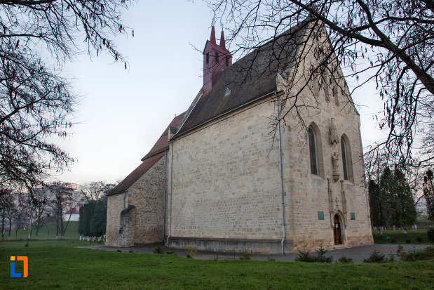 imagine-cu-biserica-romano-catolica-calvaria-din-cluj-napoca-judetul-cluj.jpg