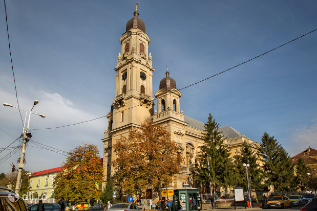 imagine-cu-biserica-romano-catolica-coborarea-sfantului-duh-din-oradea-judetul-bihor.jpg