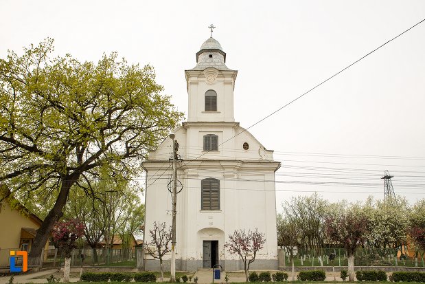 imagine-cu-biserica-romano-catolica-din-ocna-mures-judetul-alba.jpg