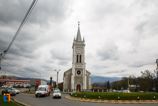 imagine-cu-biserica-romano-catolica-sf-varvara-din-petrosani-judetul-hunedoara.jpg