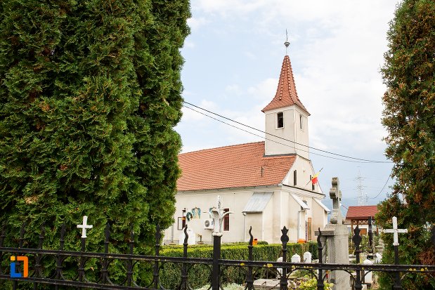 imagine-cu-biserica-sf-treime-din-ghimbav-judetul-brasov.jpg