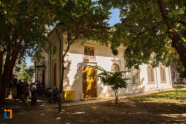 imagine-cu-biserica-sfintii-arhangheli-mihail-si-gavriil-din-braila-judetul-braila.jpg
