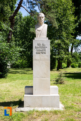 imagine-cu-bustul-lui-ion-al-bratescu-voinesti-din-targoviste-judetul-dambovita.jpg