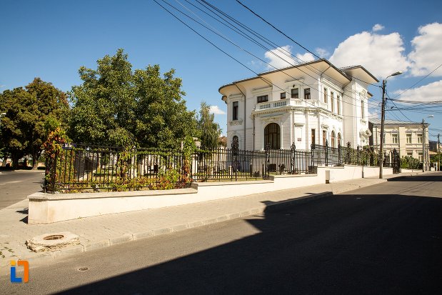 imagine-cu-casa-embericos-centrul-cultural-nicapetre-din-braila-judetul-braila-2.jpg