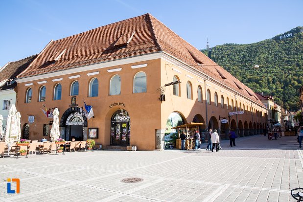 imagine-cu-casa-negustorilor-din-brasov-judetul-brasov.jpg