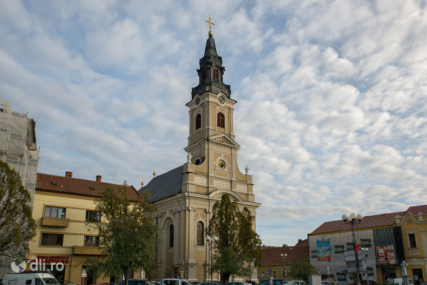 imagine-cu-catedrala-ortodoxa-adormirea-maicii-domnului-biserica-cu-luna-din-oradea-judetul-bihor.jpg