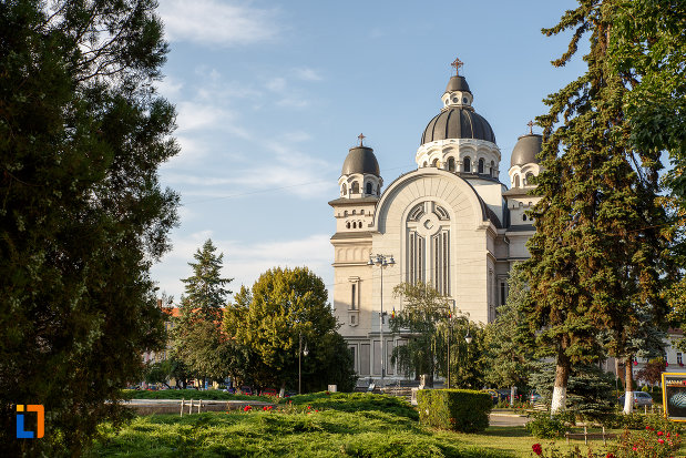 imagine-cu-catedrala-ortodoxa-inaltarea-domnului-din-targu-mures-judetul-mures.jpg