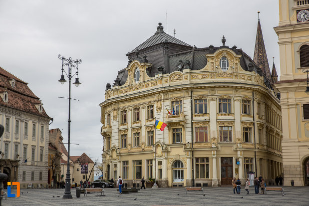 imagine-cu-fosta-banca-de-credit-financiar-primaria-municipiului-sibiu-judetul-sibiu.jpg