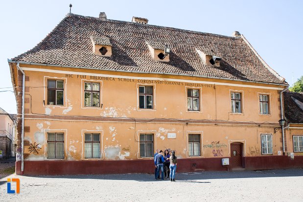 imagine-cu-fosta-casa-a-rectoratului-azi-locuinta-din-brasov-judetul-brasov-2.jpg