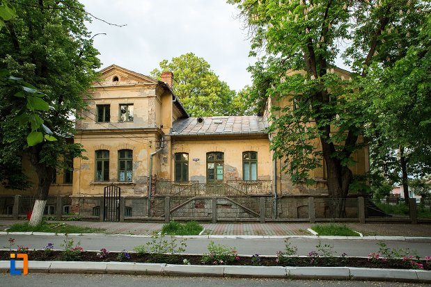 imagine-cu-fosta-policlinica-din-corabia-judetul-olt.jpg