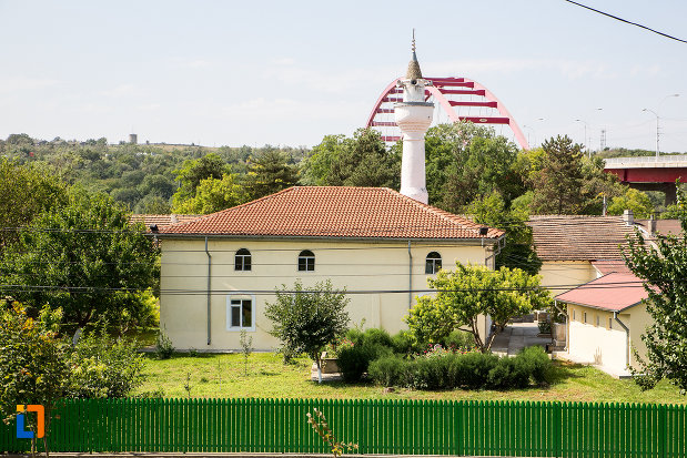 imagine-cu-geamia-din-cernavoda-judetul-constanta.jpg