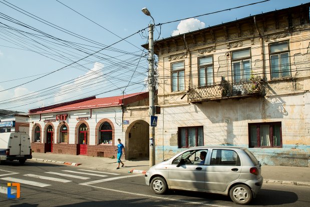 imagine-cu-hanul-din-str-marghiloman-din-buzau-judetul-buzau.jpg