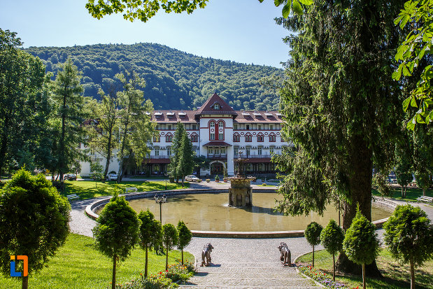 imagine-cu-hotel-caraiman-din-sinaia-judetul-prahova.jpg