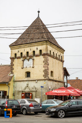 imagine-cu-latura-de-est-bastionul-cutitarilor-turnul-rotarilor-turnul-portii-ulitei-fierarilor-curtine-a-cetatii-din-medias-judetul-sibiu.jpg