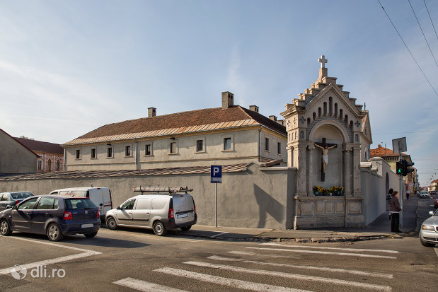 imagine-cu-manastirea-capucinilor-din-oradea-judetul-bihor.jpg