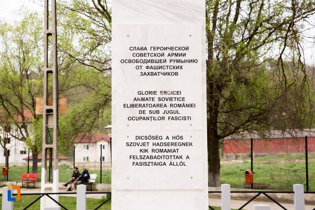 imagine-cu-mesajul-de-la-monumentul-atmatei-sovietice-eliberatoare-din-ocna-mures-judetul-alba.jpg