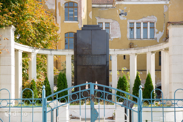 imagine-cu-monumentul-holocaustului-din-oradea-judetul-bihor.jpg