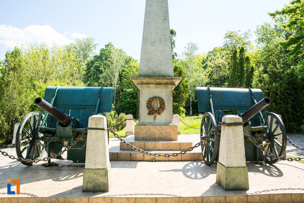 imagine-cu-monumentul-in-amintirea-bombardarii-widinului-din-calafat-judetul-dolj.jpg