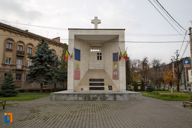 imagine-cu-monumentul-rezistentei-anticomuniste-din-cluj-napoca-judetul-cluj.jpg