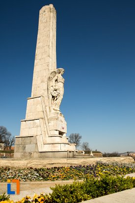 imagine-cu-obeliscul-lui-horea-closca-si-crisan-din-alba-iulia-judetul-alba.jpg