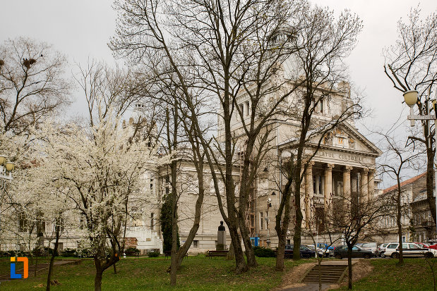imagine-cu-palatul-cultural-din-arad-judetul-arad.jpg