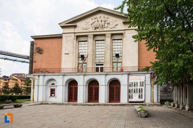 imagine-cu-palatul-cultural-din-resita-judetul-caras-severin.jpg