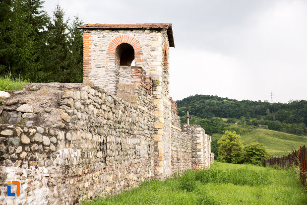 imagine-de-a-lungul-castrului-roman-jidova-din-campulung-muscel-judetul-arges.jpg