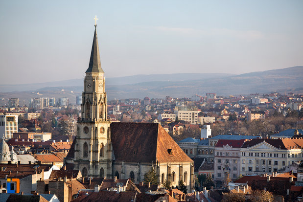 imagine-de-ansamblu-cu-biserica-sfantul-mihail-din-cluj-napoca-judetul-cluj.jpg