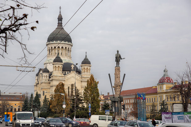 imagine-de-ansamblu-cu-catedrala-ortodoxa-a-vadului-feleacului-si-clujului-din-cluj-napoca-judetul-cluj.jpg