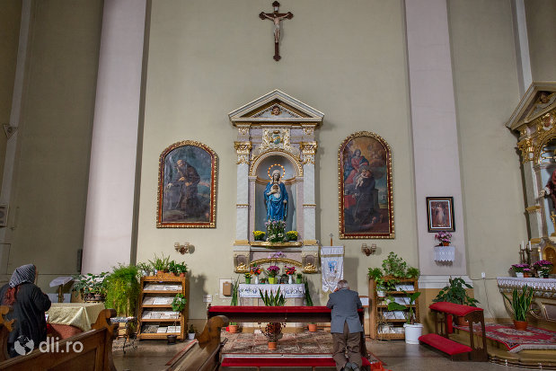 imagine-de-interior-biserica-romano-catolica-coborarea-sfantului-duh-din-oradea-judetul-bihor.jpg