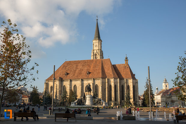 imagine-indepartata-cu-biserica-sfantul-mihail-din-cluj-napoca-judetul-cluj.jpg