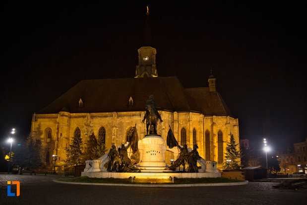 imagine-nocturna-cu-biserica-sfantul-mihail-din-cluj-napoca-judetul-cluj.jpg