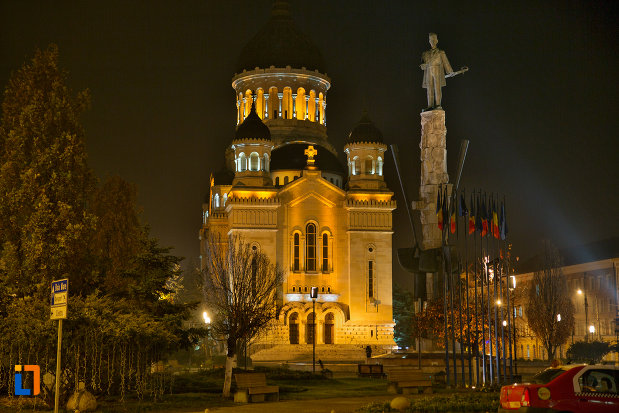 imagine-nocturna-cu-catedrala-ortodoxa-a-vadului-feleacului-si-clujului-din-cluj-napoca-judetul-cluj.jpg