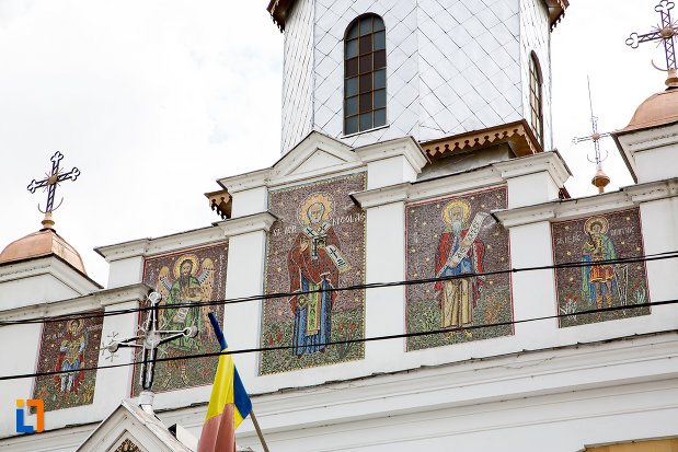 imagini-cu-sfinti-biserica-sf-nicolae-din-fieni-judetul-dambovita.jpg