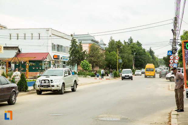 in-trecere-prin-orasul-targu-bujor-judetul-galati.jpg