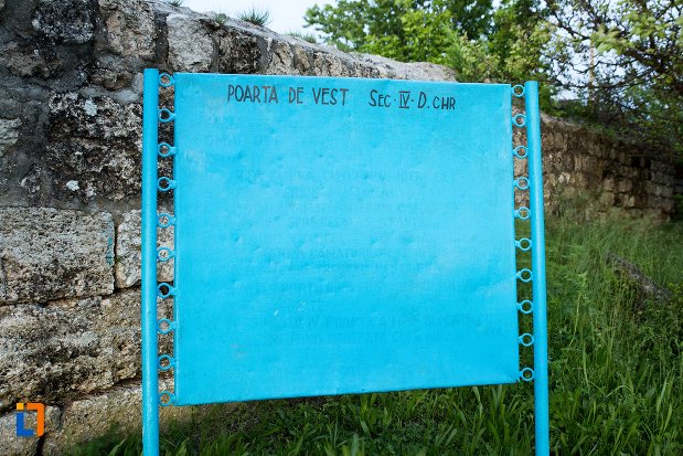 indicator-cu-poarta-de-vest-asezarea-romana-sucidava-din-corabia-judetul-olt.jpg
